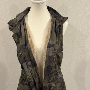 Snobbish Collection Camo Vest